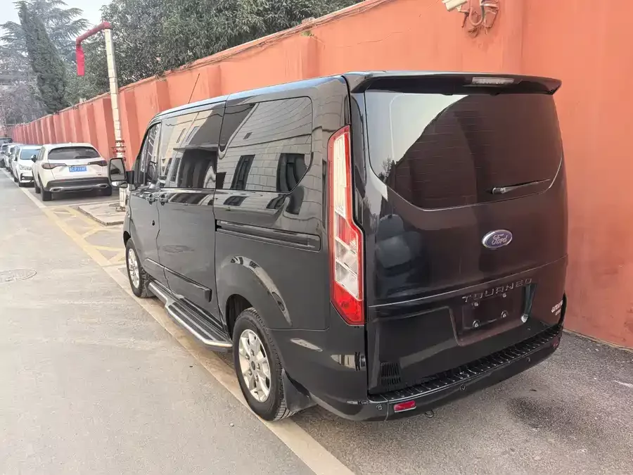 Ford Tourneo