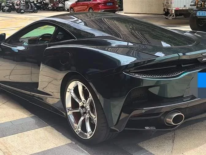 McLaren GT