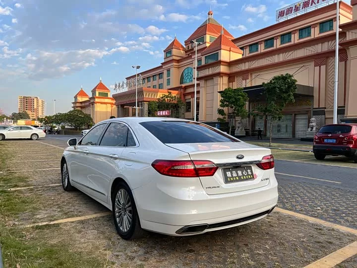 Ford Taurus