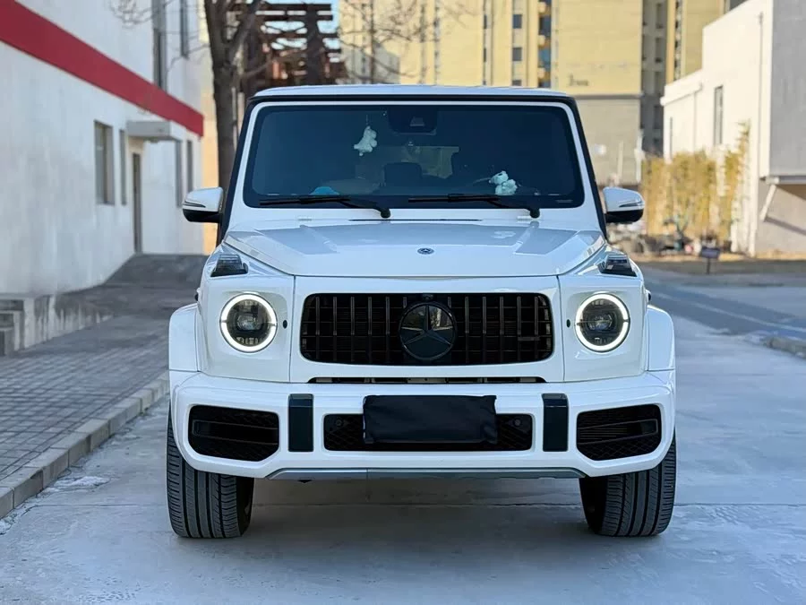 Mercedes Benz G-rated