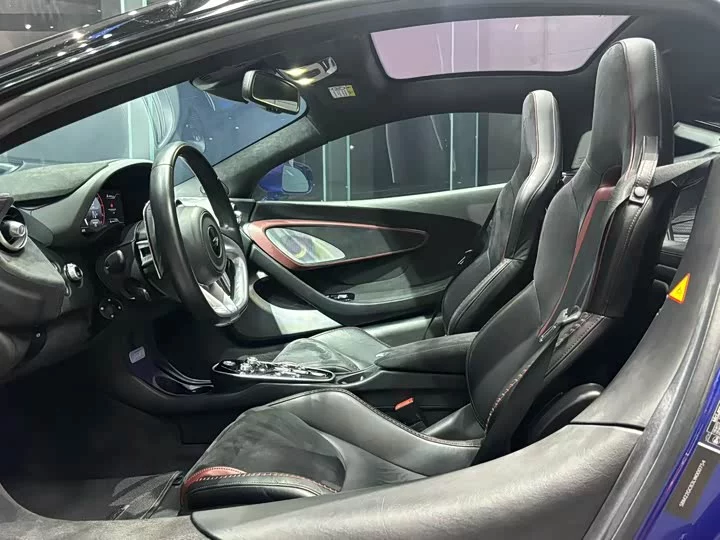 McLaren GT