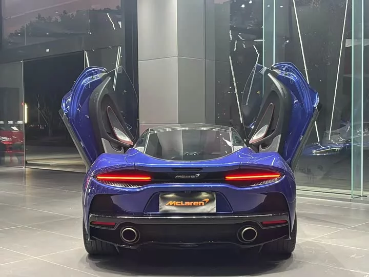 McLaren GT