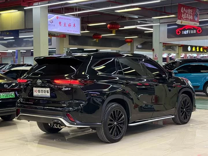 Toyota Crown Kluger
