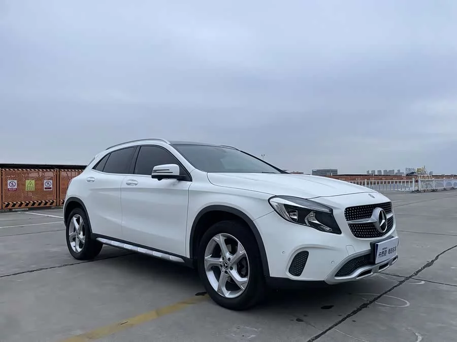Mercedes Benz GLA