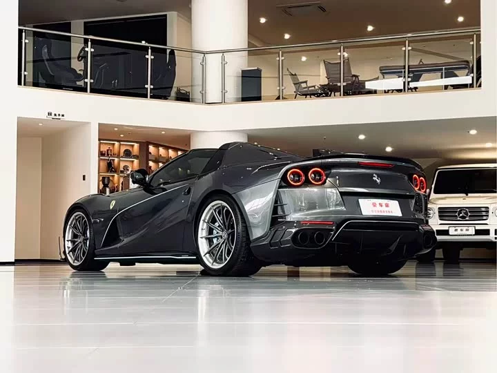 ferrari 812