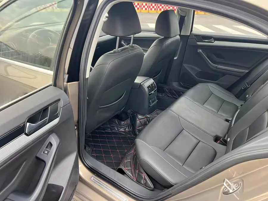 Volkswagen Sagitar