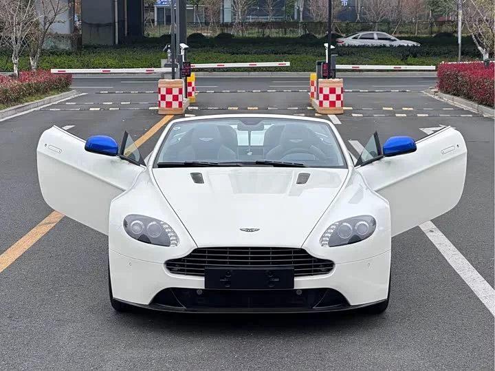 Aston Martin V8 Vantage