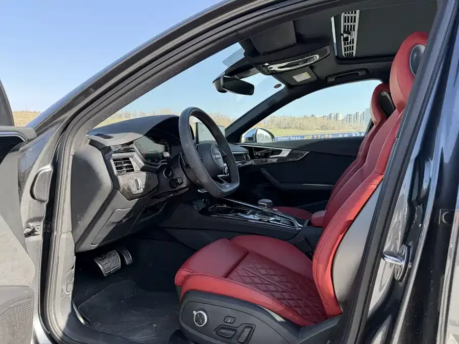 Audi S4