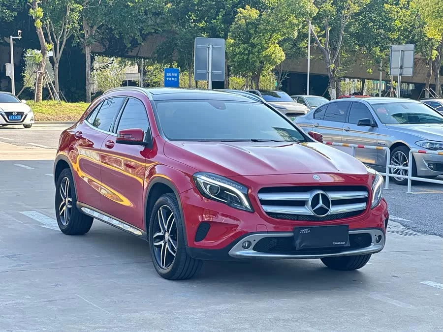 Mercedes Benz GLA