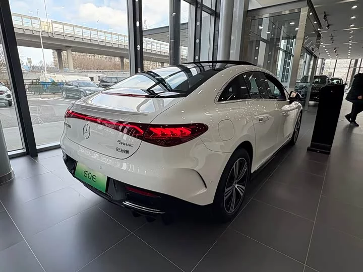 Mercedes-Benz EQE