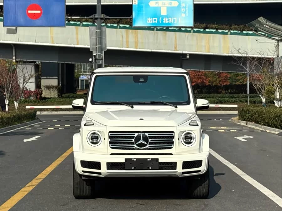 Mercedes Benz G-rated