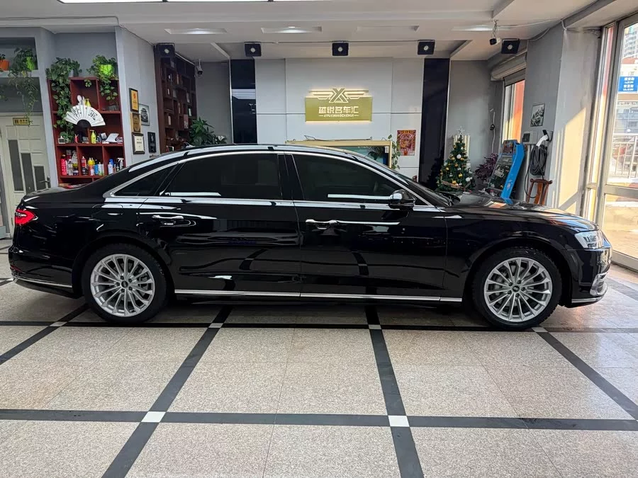 Audi A8