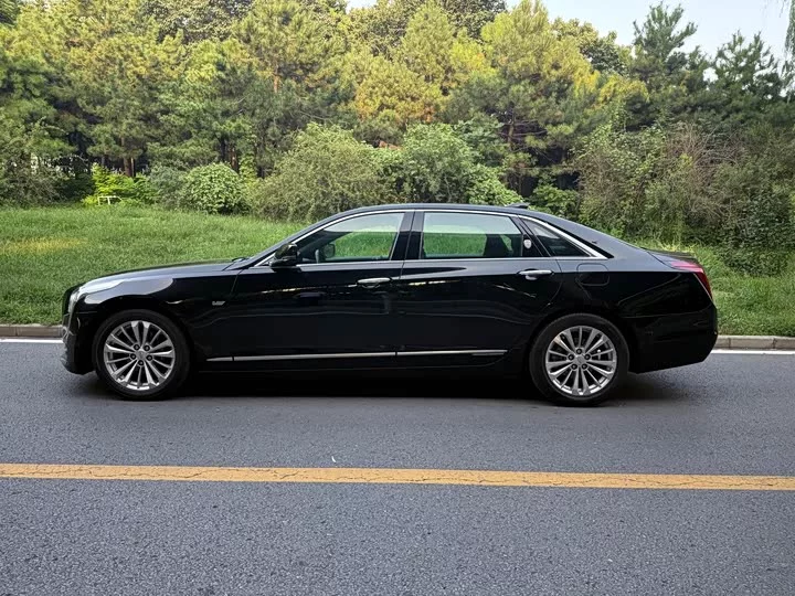Cadillac CT6 PLUG-IN