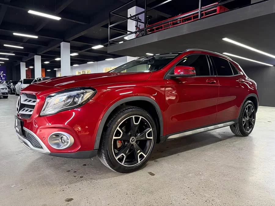Mercedes Benz GLA
