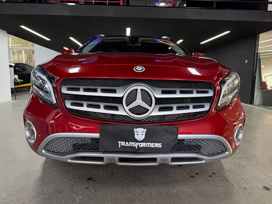 Mercedes Benz GLA