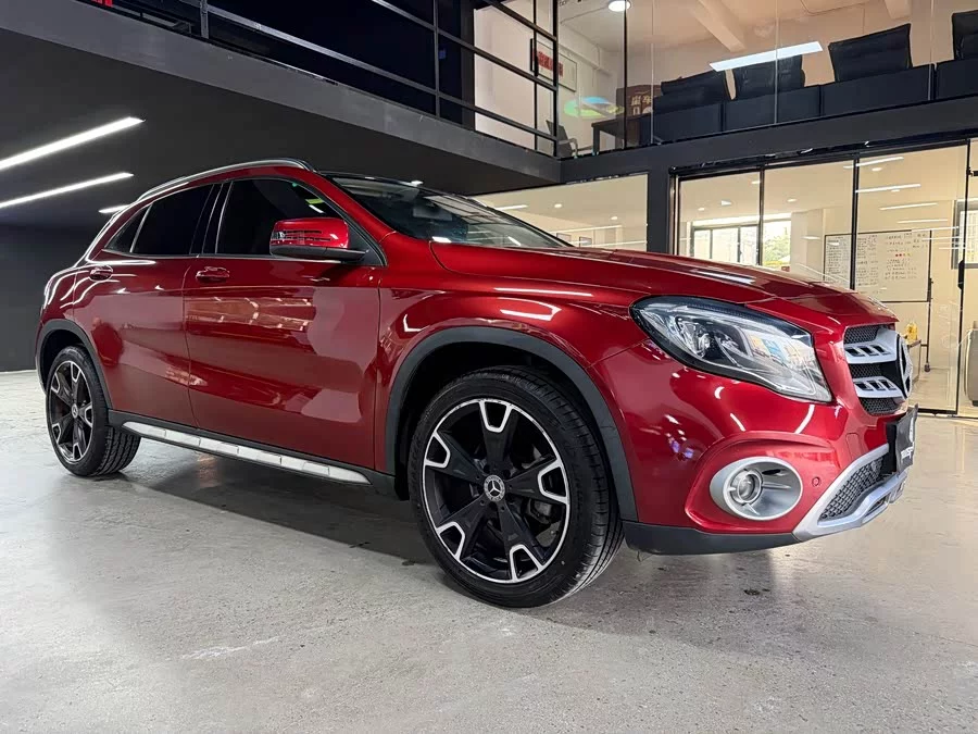 Mercedes Benz GLA