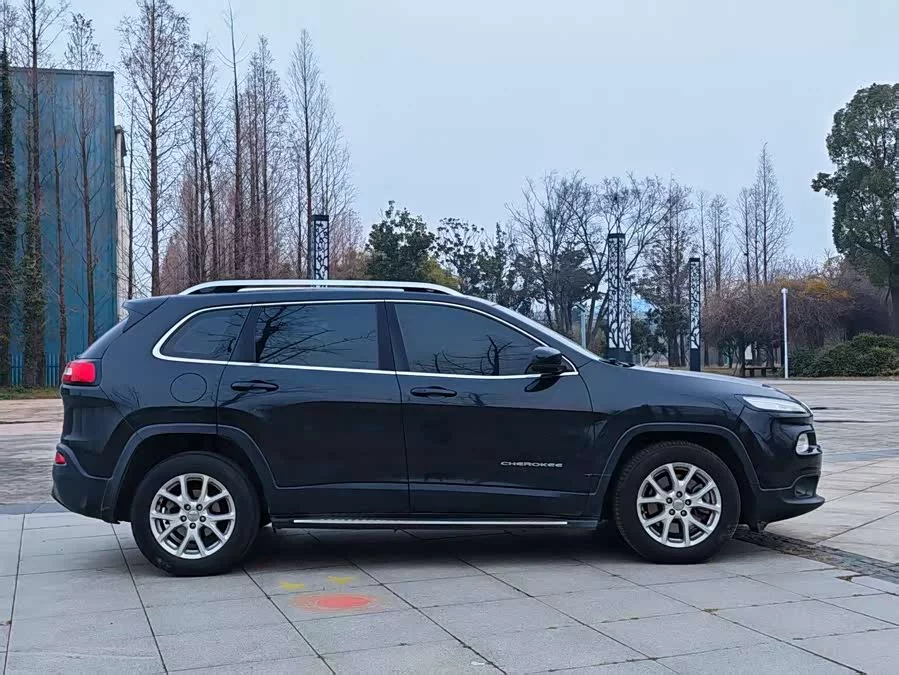 Jeep Cherokee