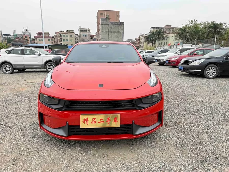 Lynk & Co 03