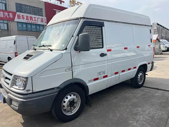 Iveco proud