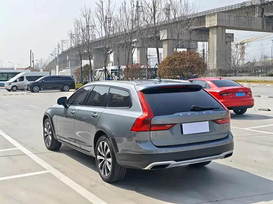 Volvo V90