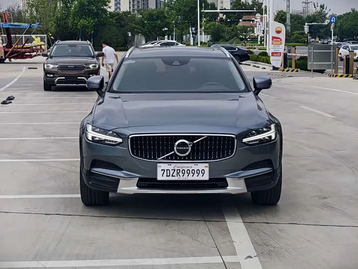 Volvo V90