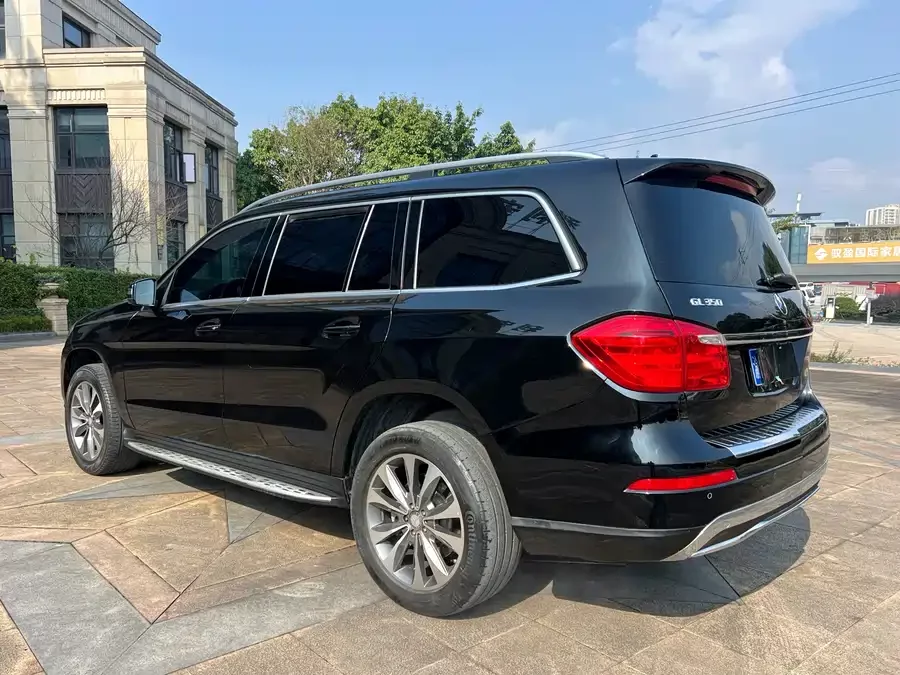 Mercedes Benz GL-Class