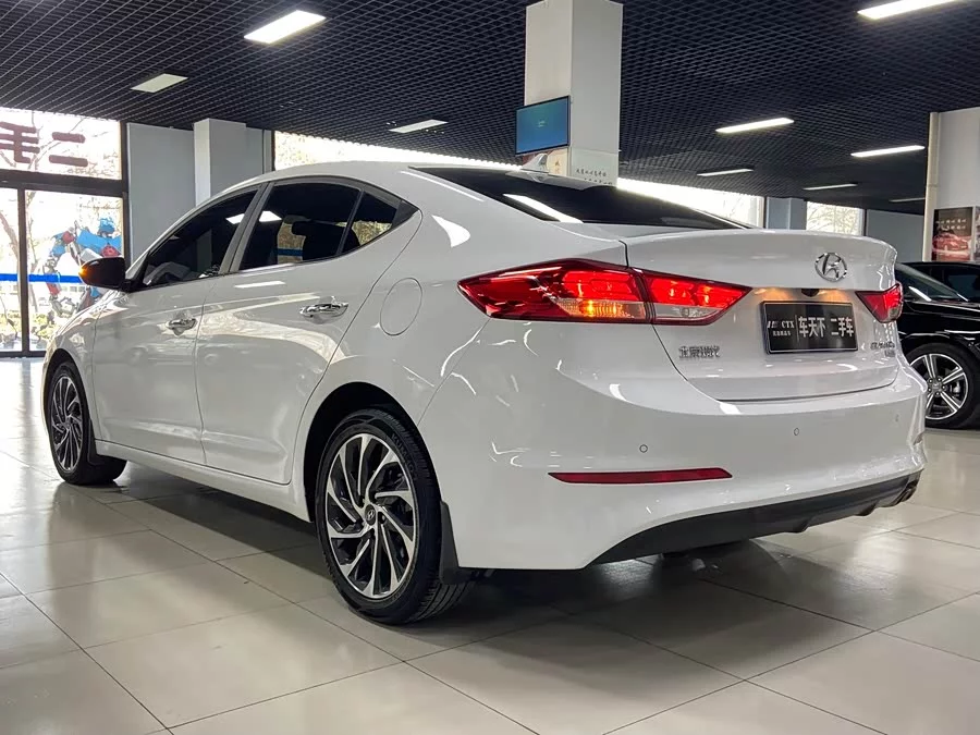 Hyundai elantra
