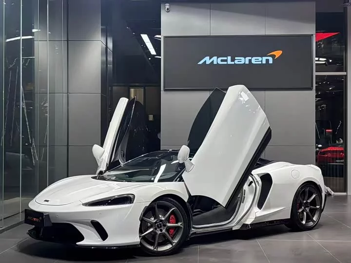 McLaren GT