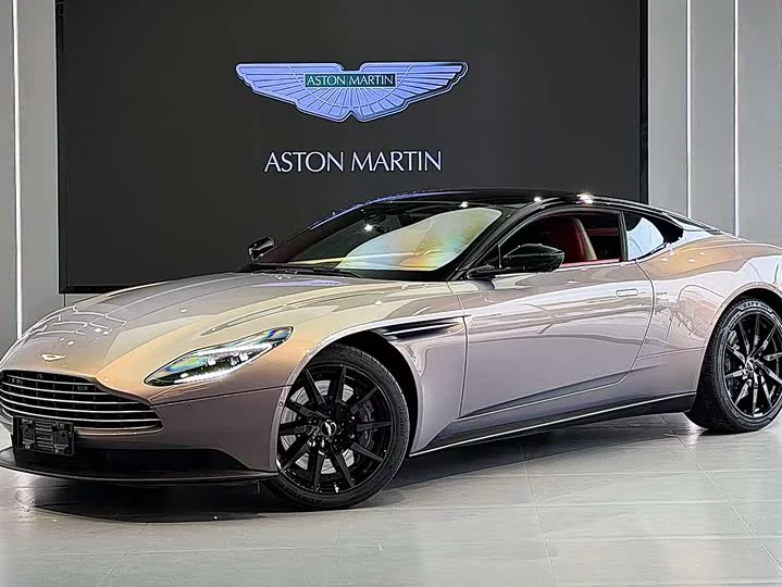 Aston Martin DB11