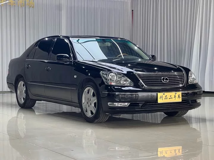 Lexus LS