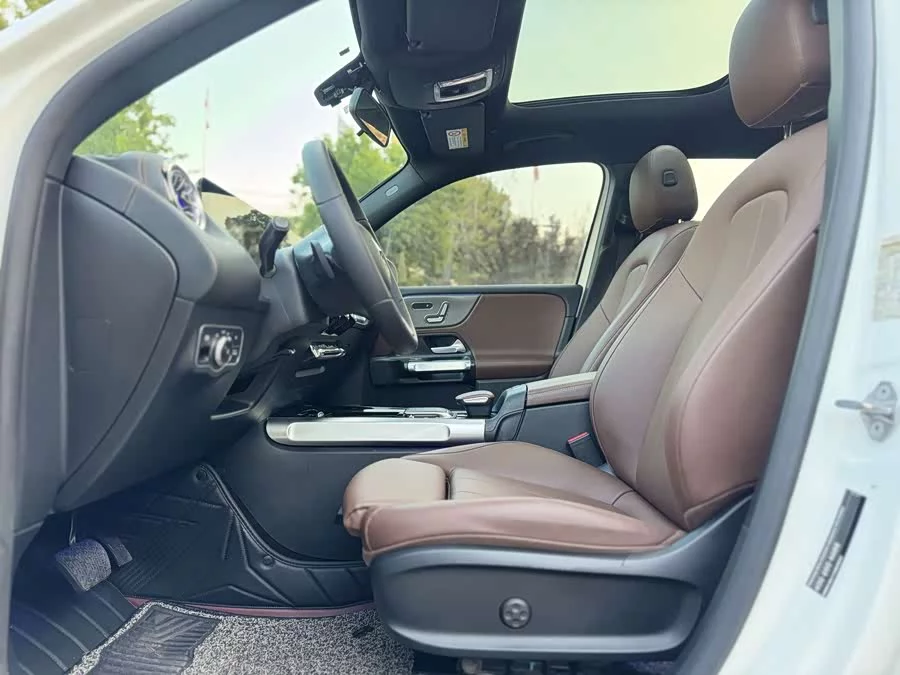 Mercedes Benz GLB