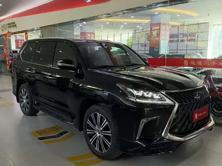 Lexus LX