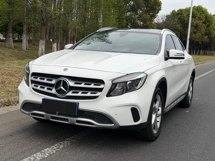 Mercedes Benz GLA