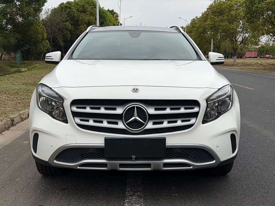 Mercedes Benz GLA
