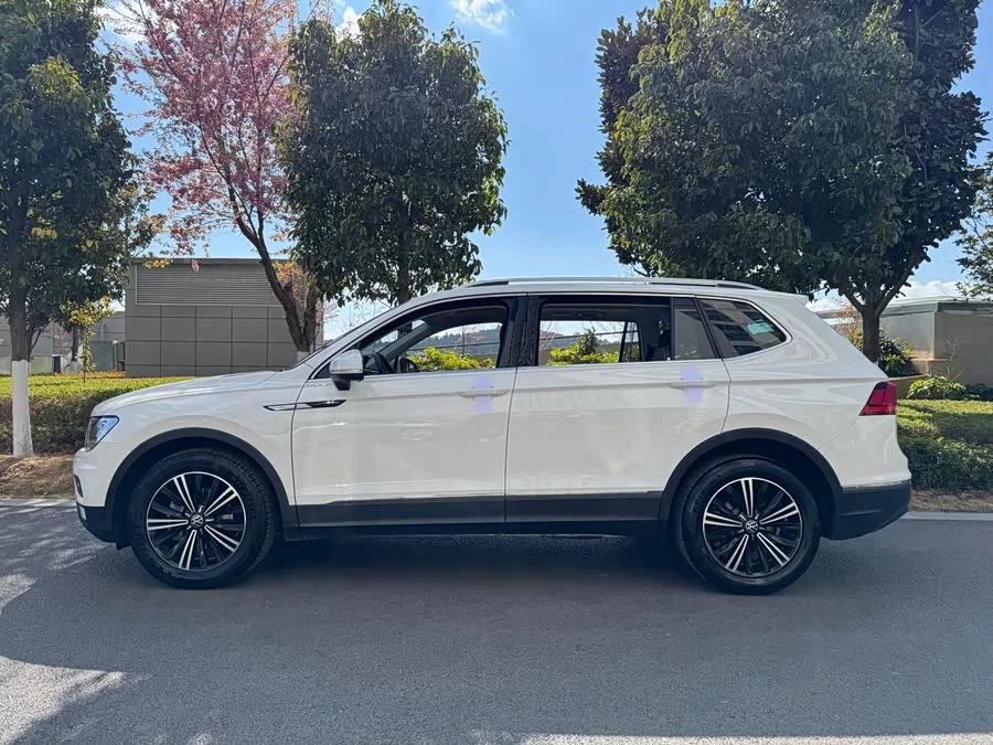 Volkswagen Tiguan L