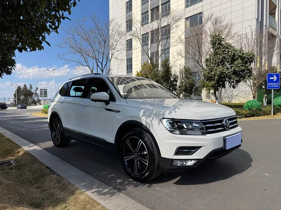 Volkswagen Tiguan L
