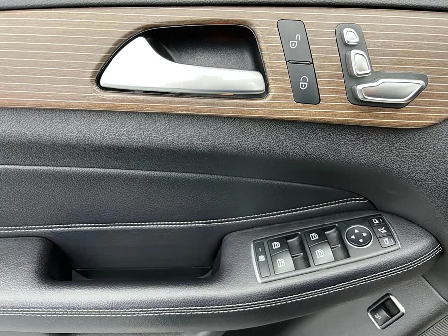 Mercedes Benz GLE (Imported)