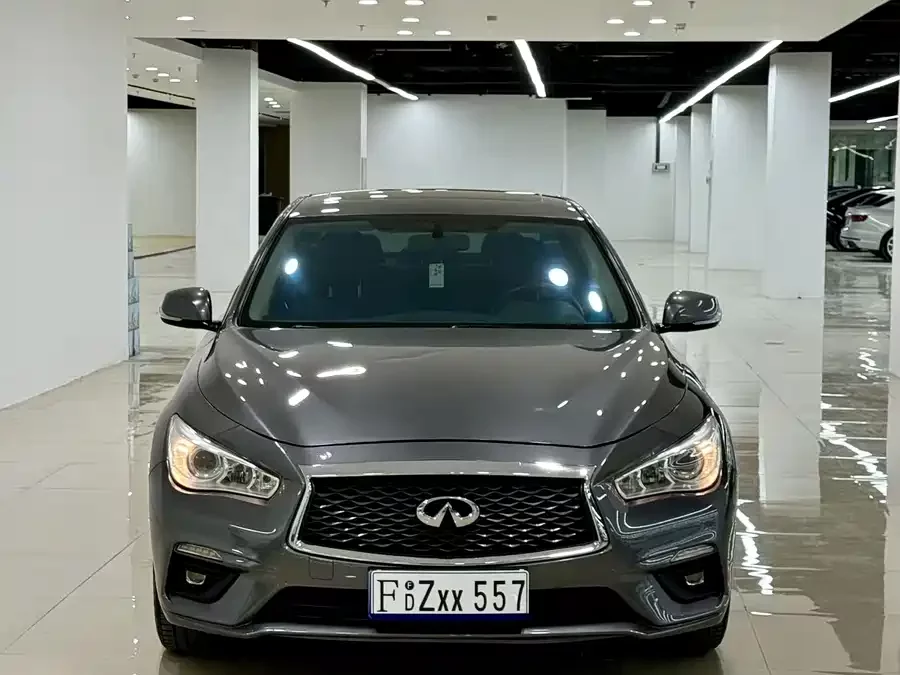 Infiniti Q50L