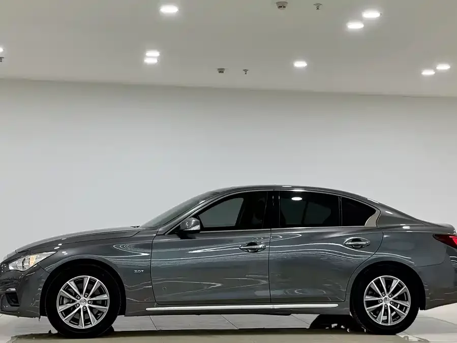 Infiniti Q50L