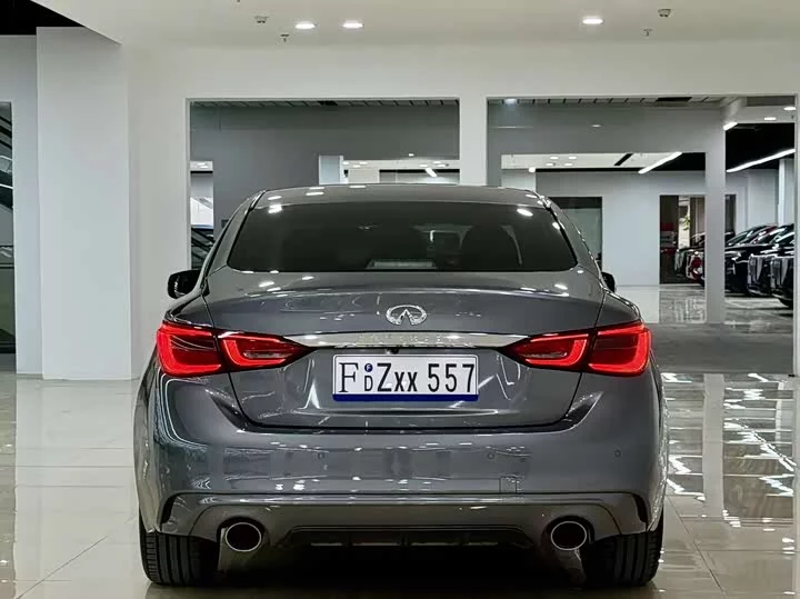 Infiniti Q50L