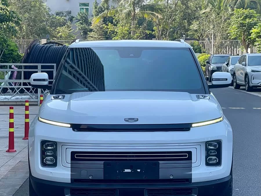 Geely ICON