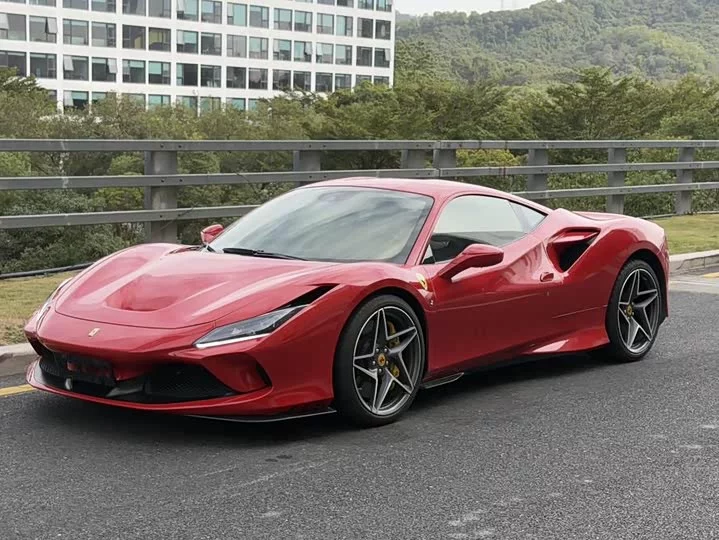 ferrari F8