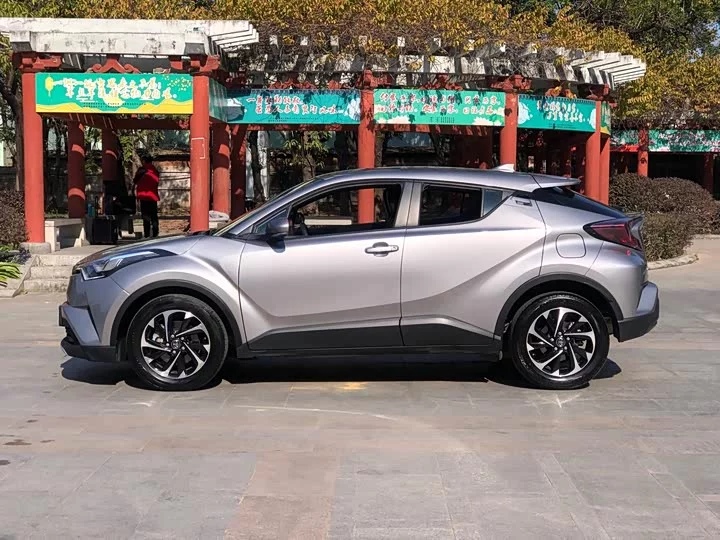 Toyota Yize IZOA