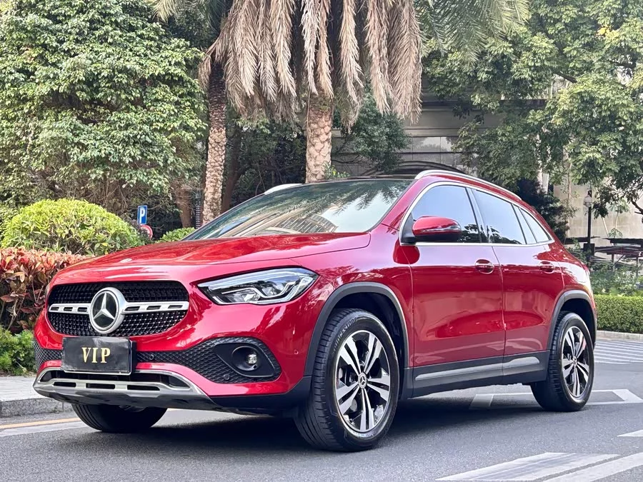 Mercedes Benz GLA