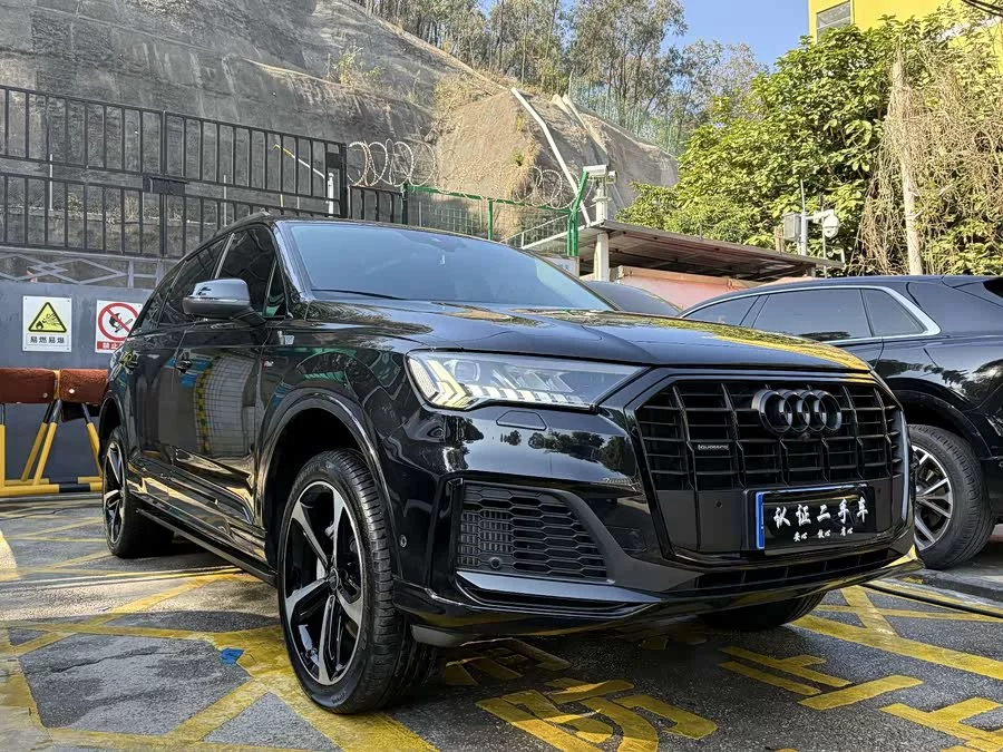 Audi Q7
