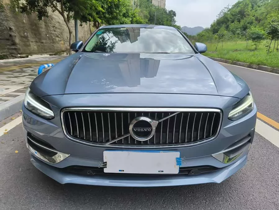 Volvo S90