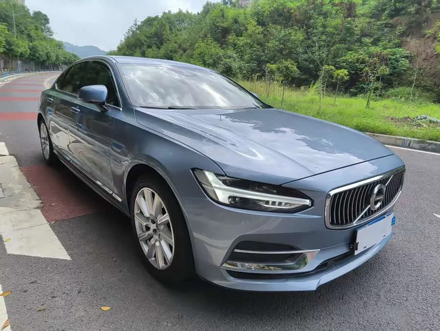 Volvo S90