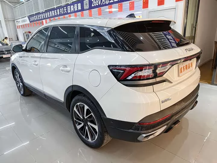 Dongfeng AX7