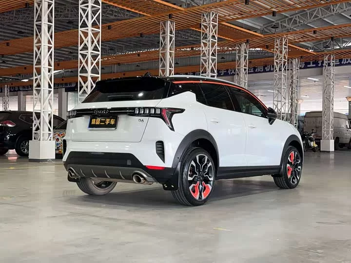 Lynk & Co 06
