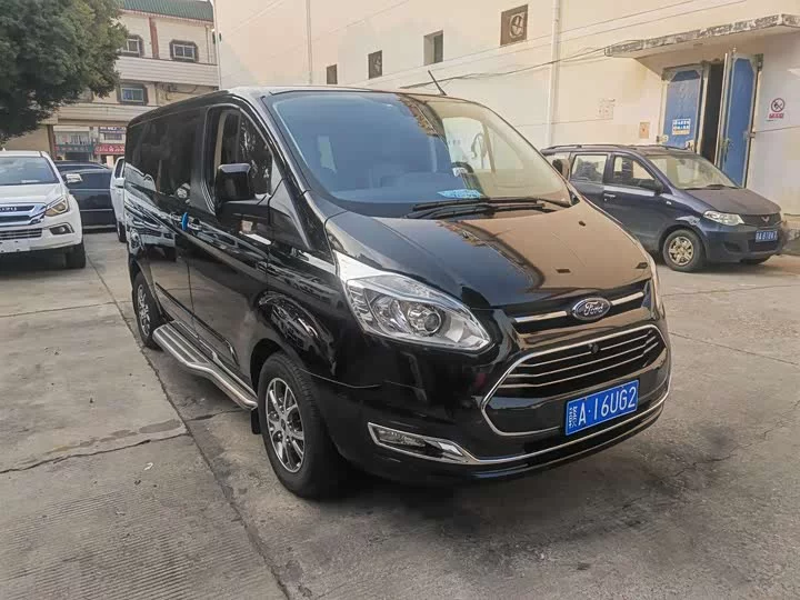 Ford Toureo